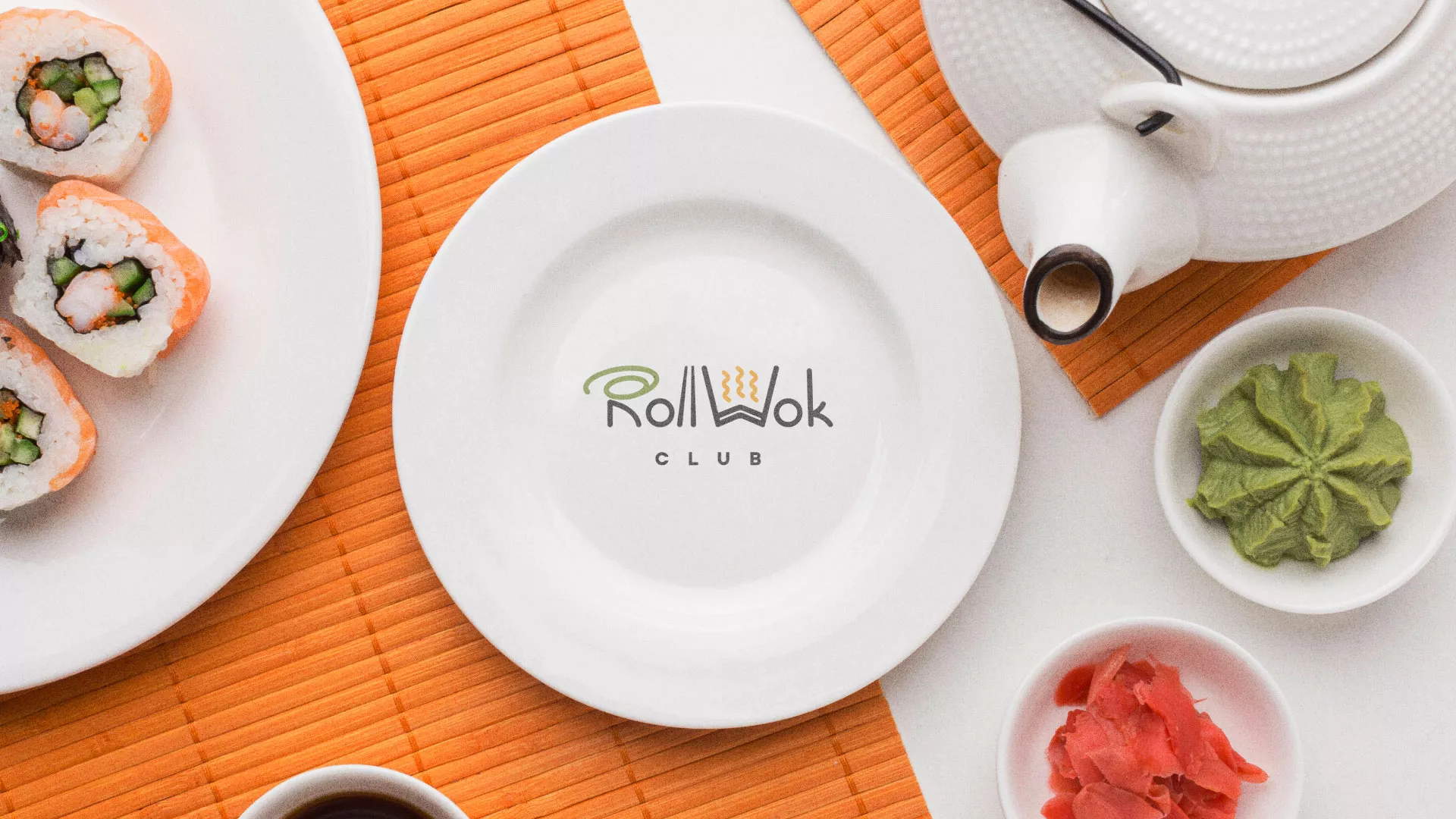 Разработка логотипа и фирменного стиля суши-бара «Roll Wok Club» в Карачаевске